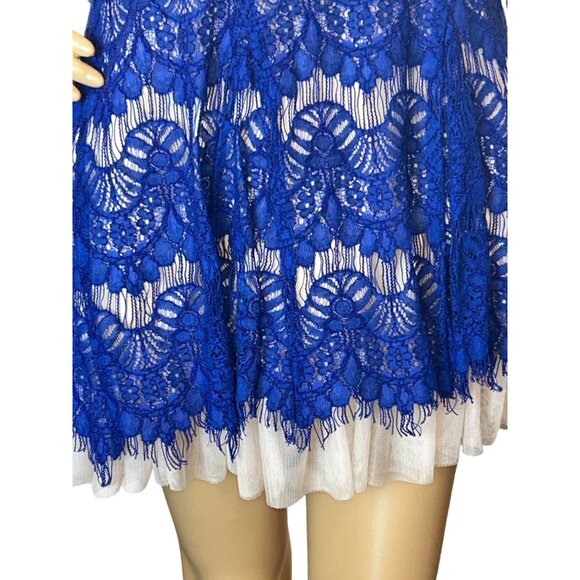 B.Darlin Junior's‎ Sleeveless Fit and Flare Lace Dress with Ruffle Hem Size 1/2 - Picture 6 of 7